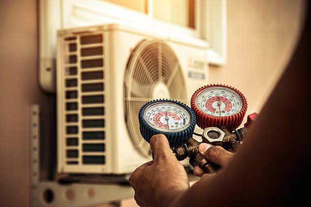 Professional Hvac Installation technician working in Roann, IN